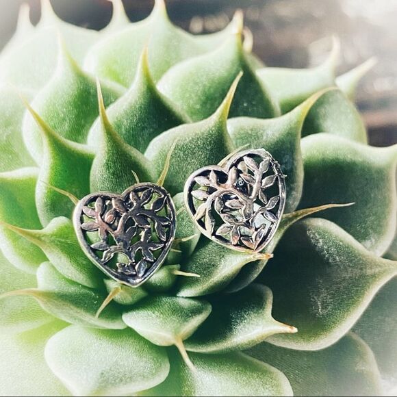 Sterling Silver Tree Of Life Heart Stud Earrings - Picture 1 of 4